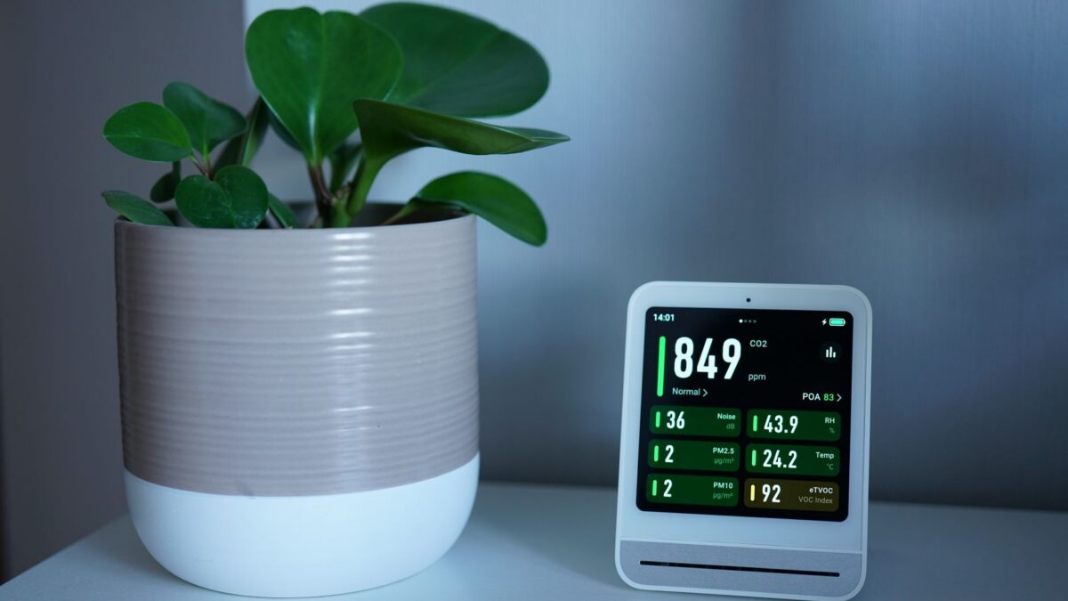 Do Air Purifiers Help With Allergies? What HEPA Can and Can’t Do