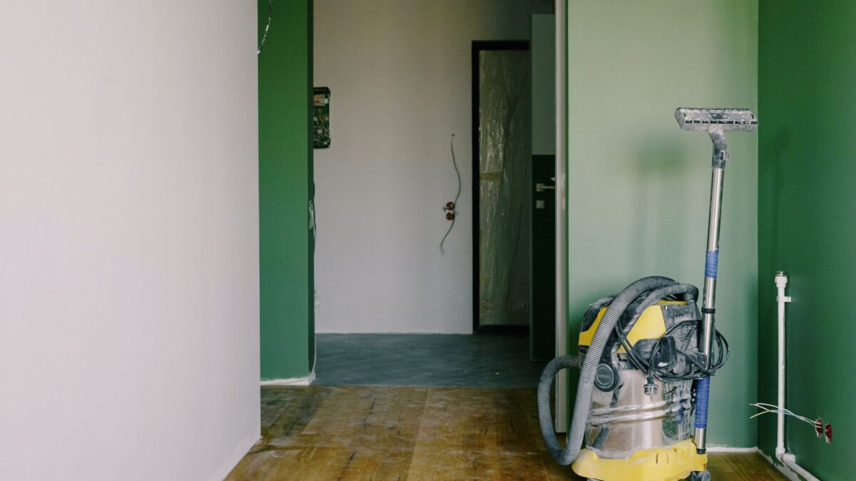 How Long Do Vacuums Last? Lifespan by Type and When to Replace