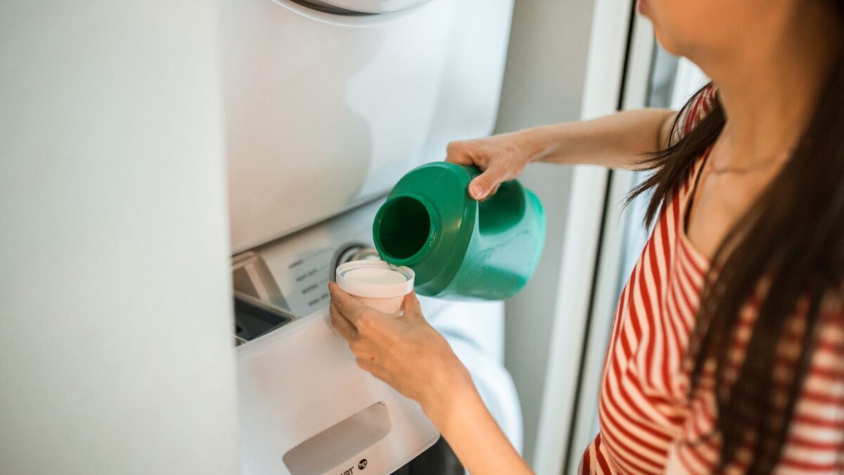 How Much Laundry Detergent to Use: Liquid, Powder, Pods and HE Machines