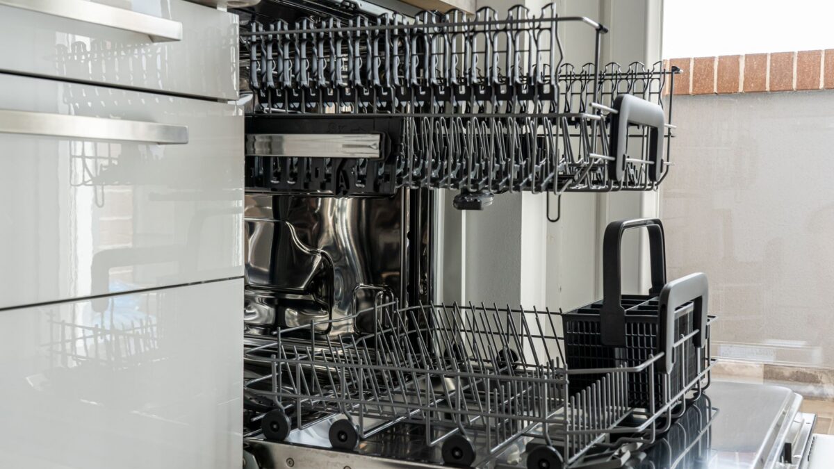How to Choose a Dishwasher: Size, Noise, Racks, Tub and Efficiency