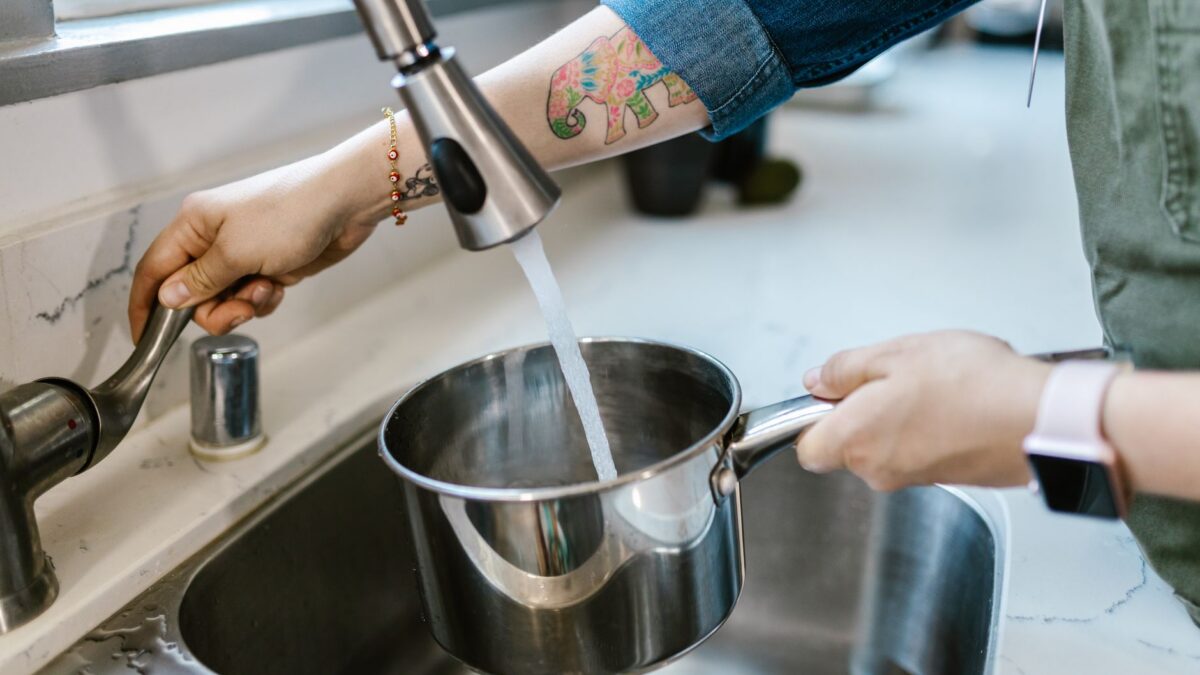 How to Clean a Burnt Pan: Stainless, Nonstick, Cast Iron, Enamel and Aluminum