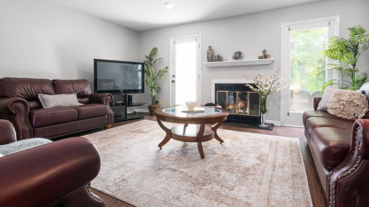 How to Clean an Area Rug by Fiber: Wool, Synthetic, Jute and Cotton