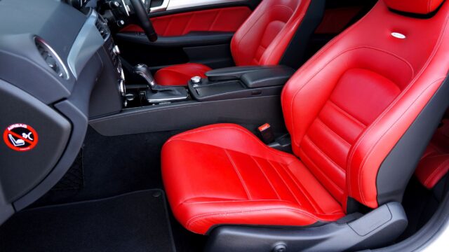 How to Clean Car Floor Mats: Rubber, Carpet and Winter Salt Stains