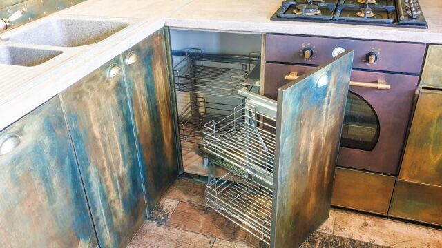How to Clean Oven Racks: The Bathtub Soak, Baking Soda and What Scratches