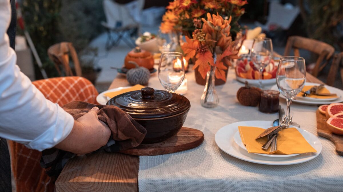 Thanksgiving Cleaning Checklist: A Two-Week Plan to the Last Dish