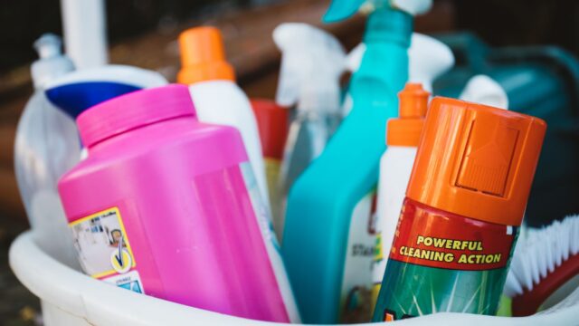 Weekly Cleaning Schedule: 20 Minutes a Day for Working Households